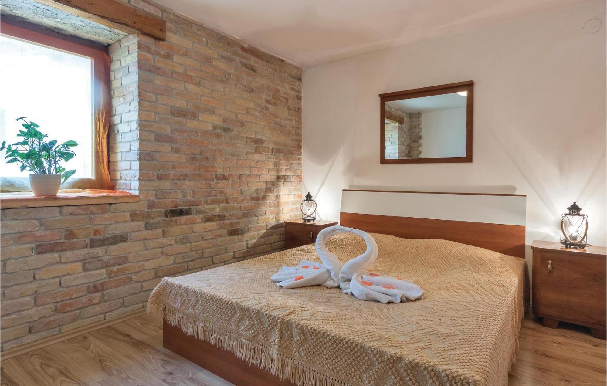 Lovely Home In Sisan With Outdoor Swimming Pool Buitenkant foto
